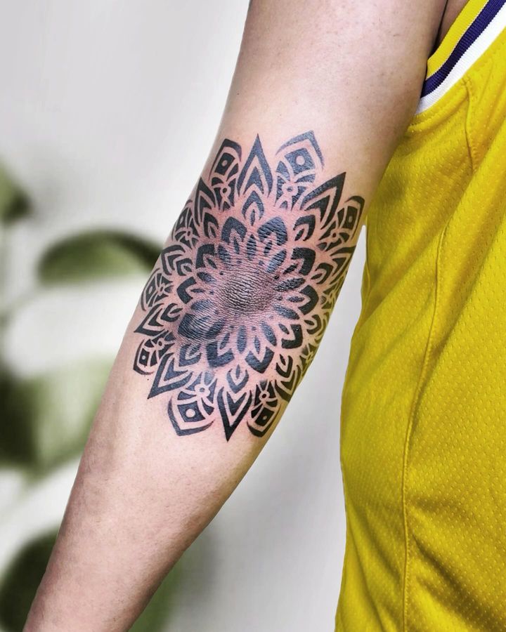 Fine-line work by Phonica — 3 of 6